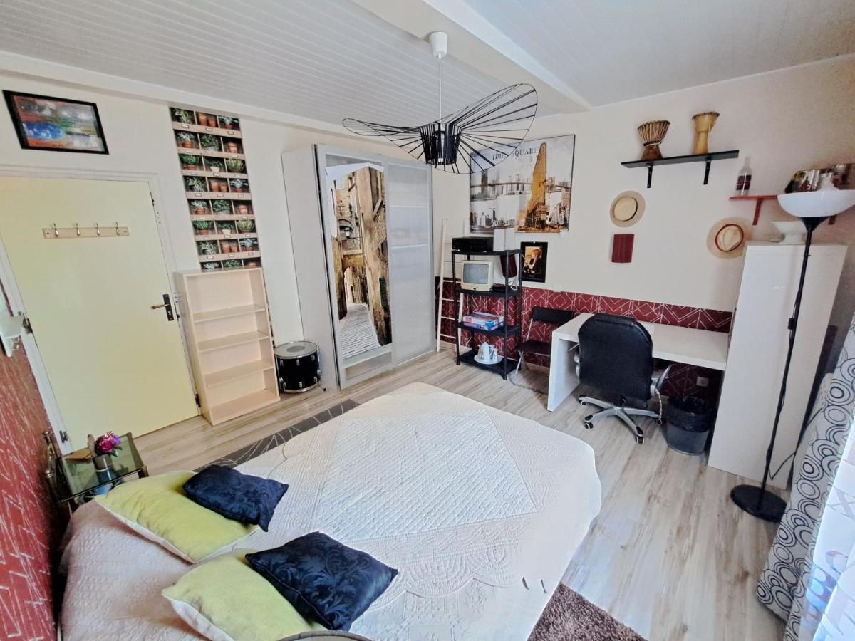 Valou 136 Homestay *